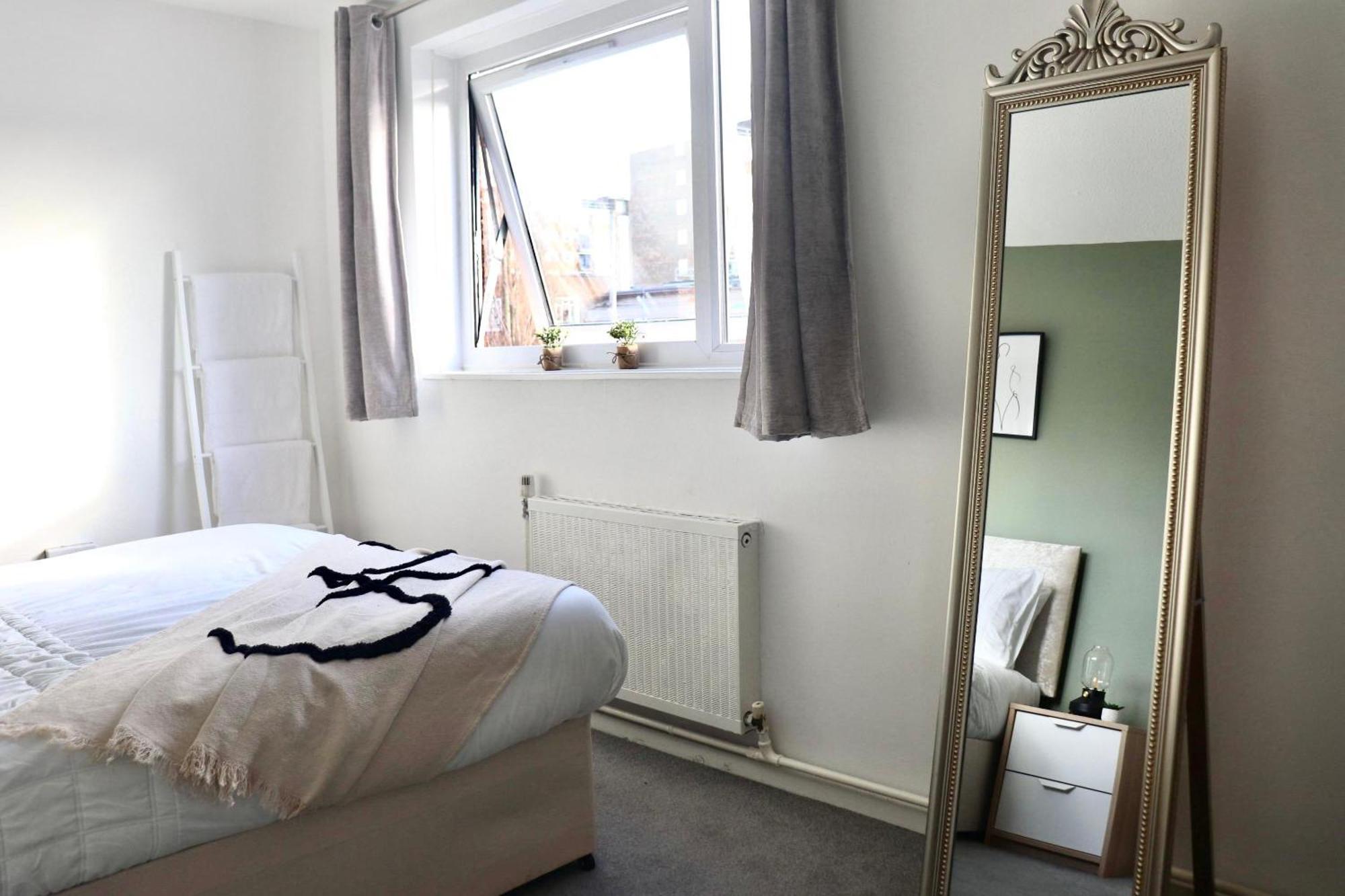Stunning Apartment, Sleeps 4, Central London, 1 Bedroom, Zone 1, Kennington - Open For Business Stays, Long Stays And Families Relocating エクステリア 写真